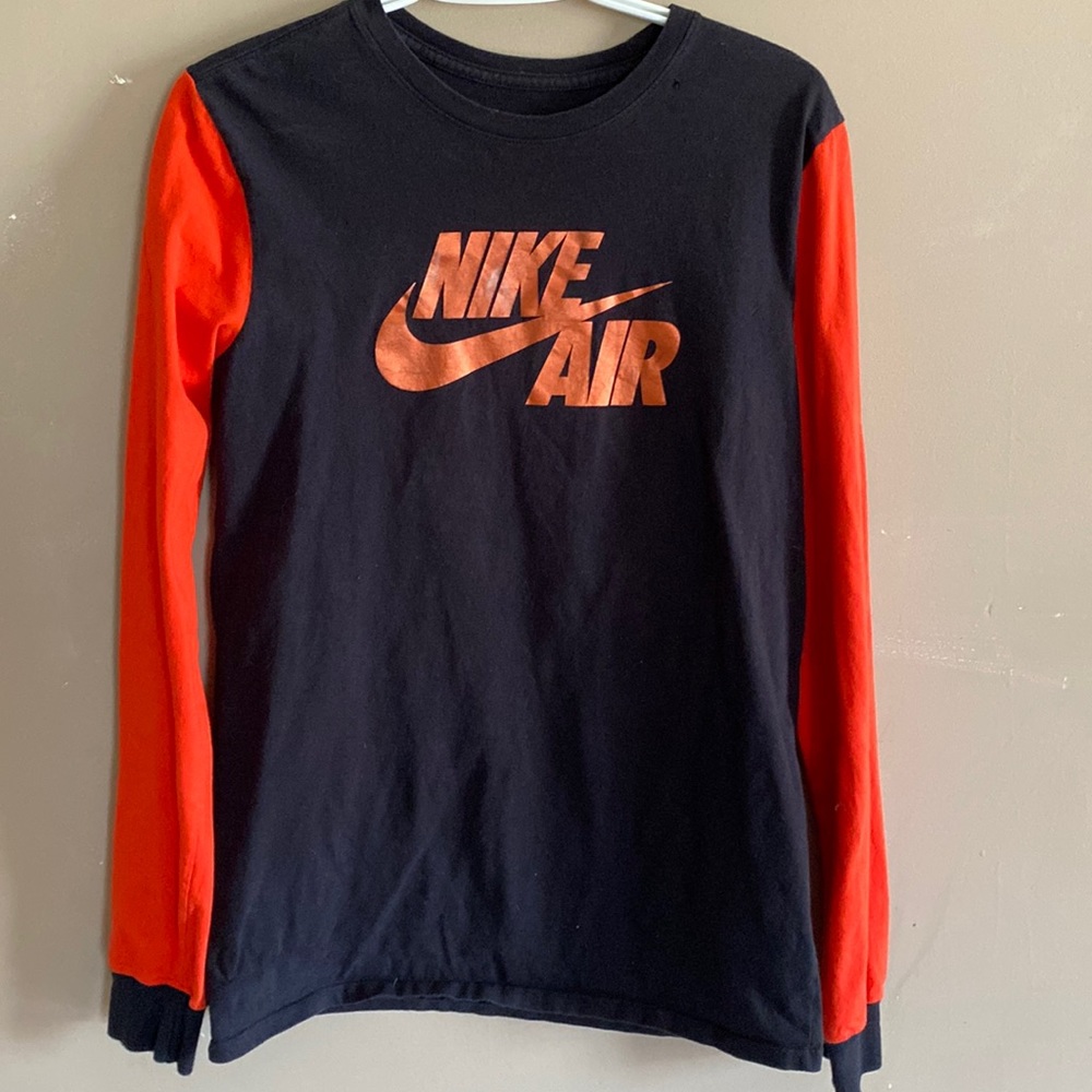 Long sleeve nike tee, black with orang accents